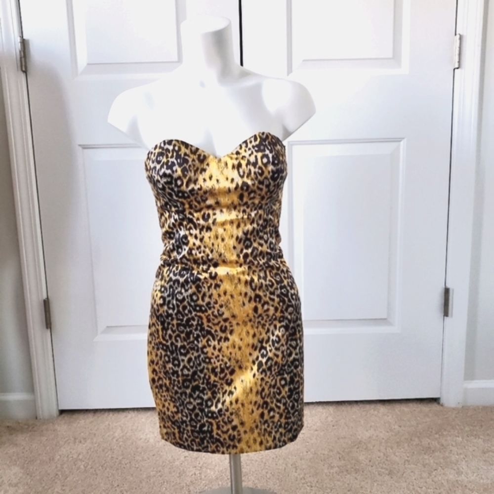 Tube or strapless dress from Guess